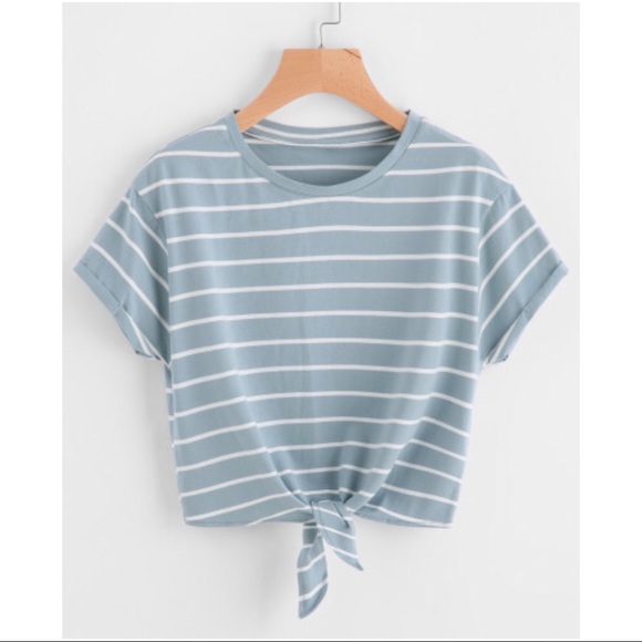 Tops - ✦ Front Knot Tee Size SM ✦